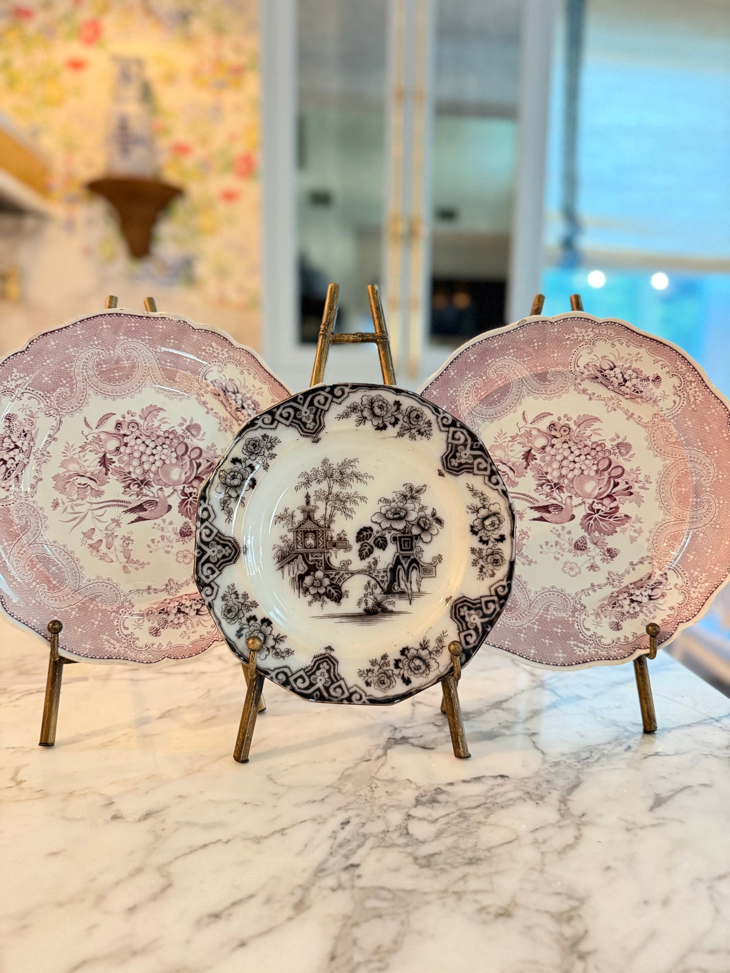 ANTIQUE JAMES EDWARDS “BOCHARA” MULBERRY TRANSFERWARE PLATE, CIRCA 1847–1851