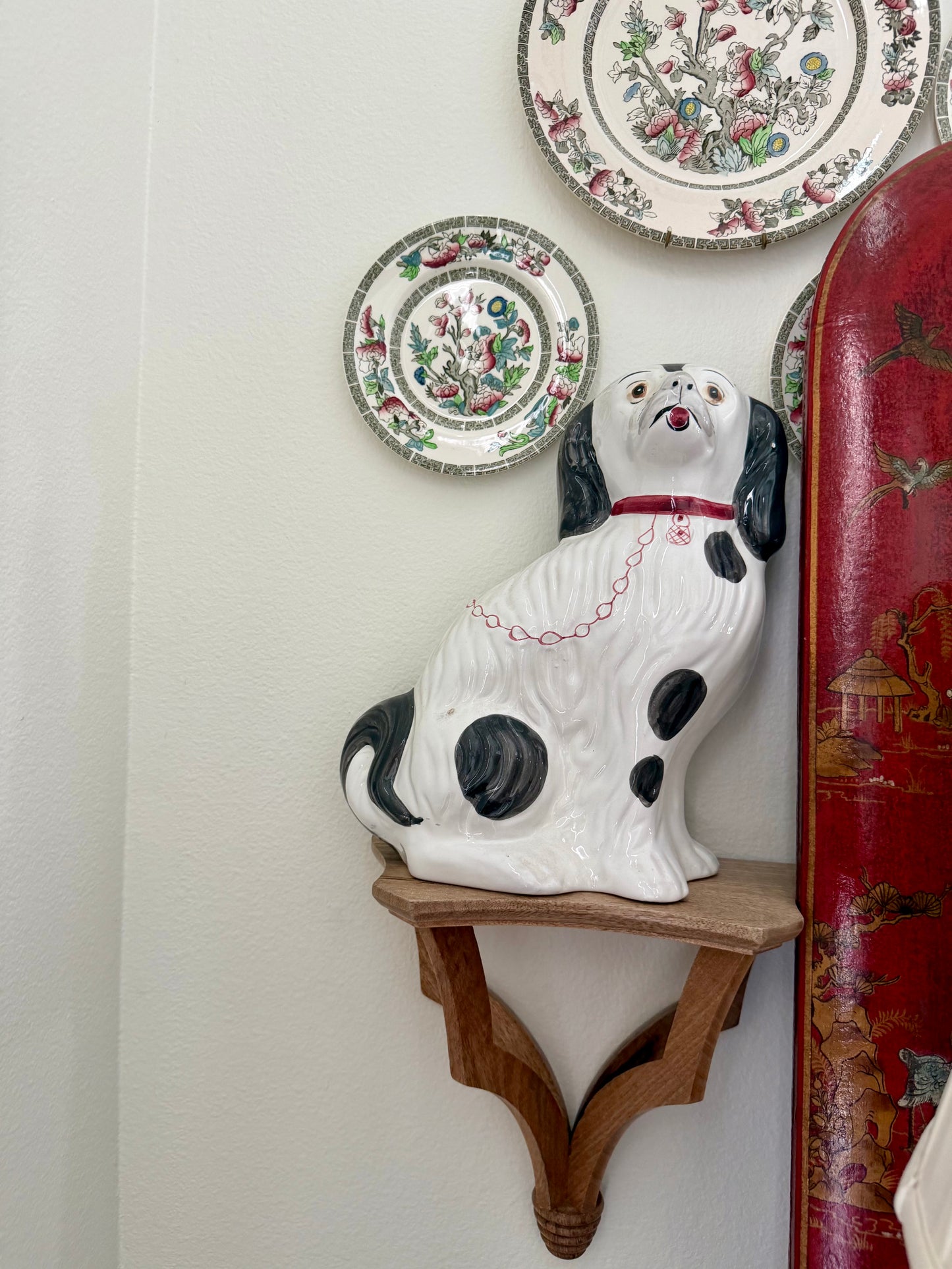 Pair of Vintage 1980s Hand-Painted Staffordshire-Style Spaniel Dogs | Portugal