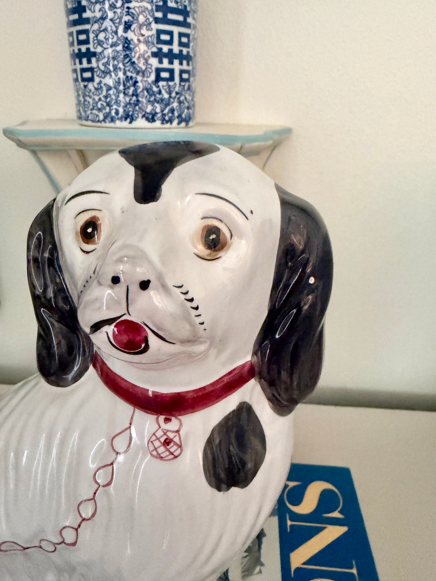 Pair of Vintage 1980s Hand-Painted Staffordshire-Style Spaniel Dogs | Portugal