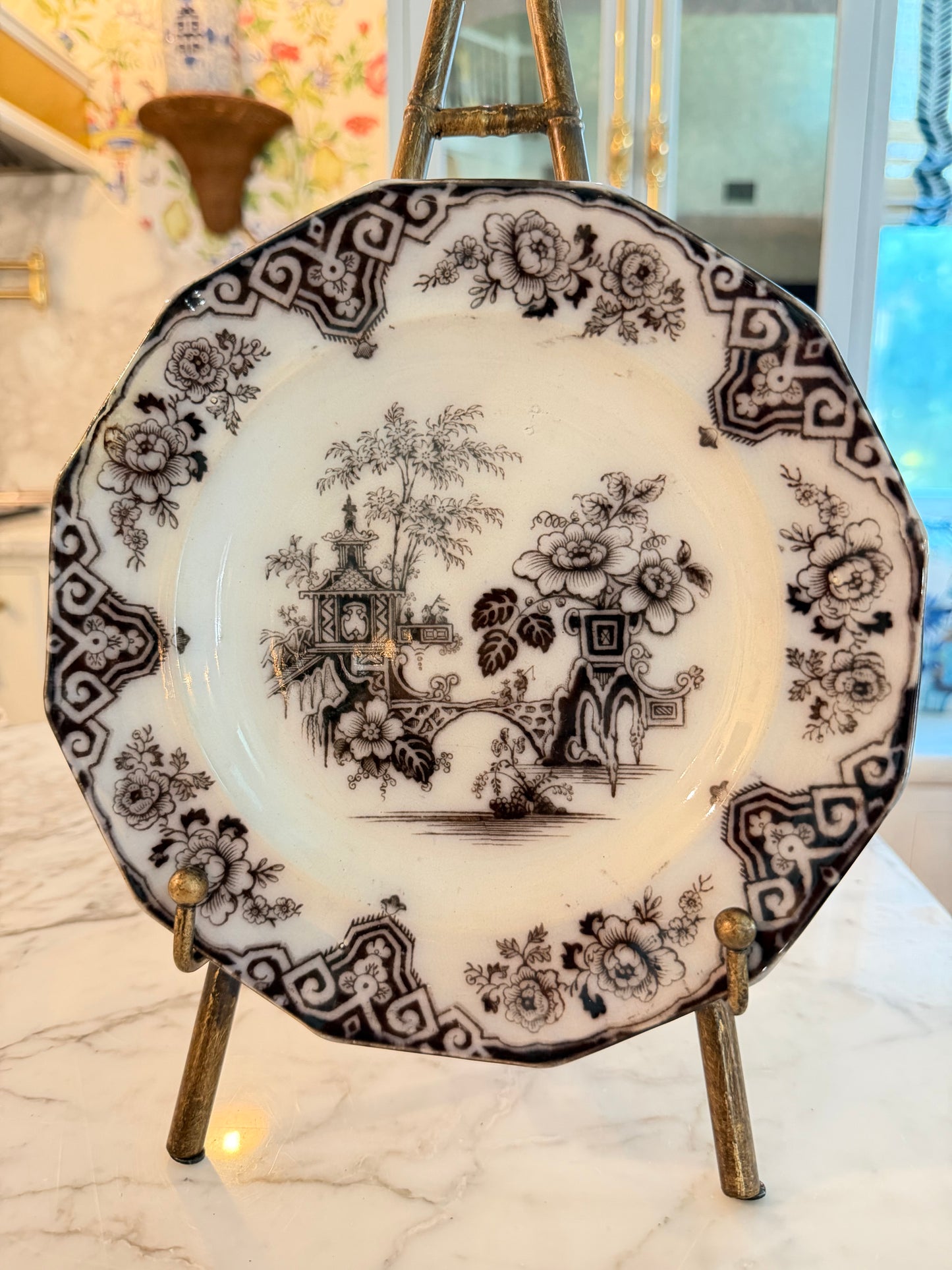 ANTIQUE JAMES EDWARDS “BOCHARA” MULBERRY TRANSFERWARE PLATE, CIRCA 1847–1851